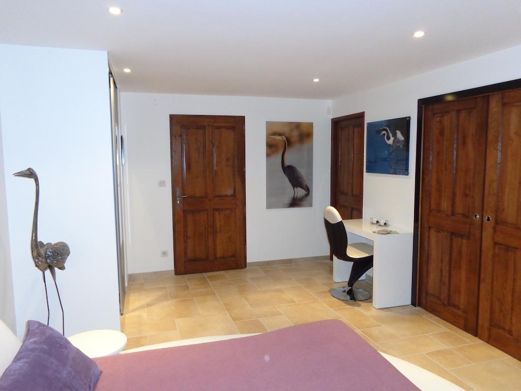 Domaine De La Garde Bed & Breakfast Vonnas Ruang foto