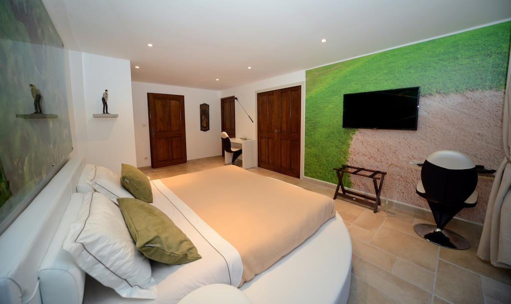 Domaine De La Garde Bed & Breakfast Vonnas Ruang foto