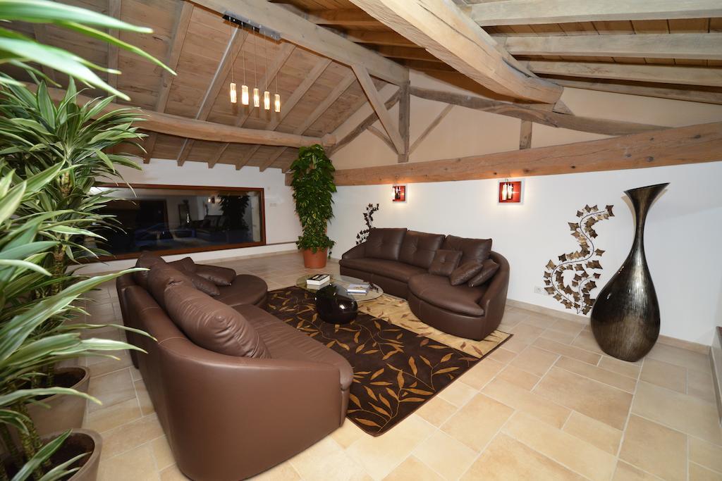 Domaine De La Garde Bed & Breakfast Vonnas Bagian luar foto